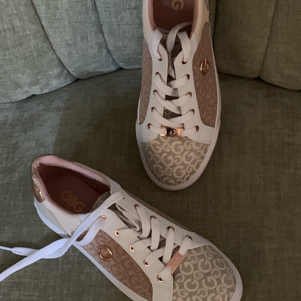 Ladies designer shoes that are in like new condition.